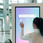 Adsmovil presenta su plataforma de publicidad OOH automatizada a través de su partnership con Moving Walls