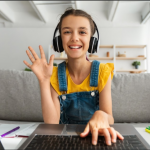 Outschool: los beneficios de aprender inglés a una edad temprana